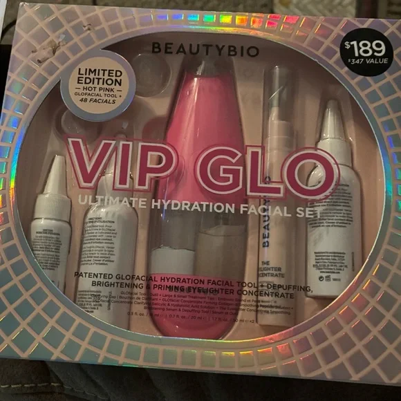 VIP Glo Ultimate Hydration Facial Set - Limited Edition. Box Slightly Damaged. - Picture 2 of 3